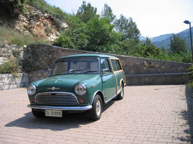 Image 1/9 of Morris Mini Traveller (1964)