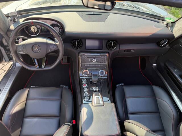 Mercedes-Benz SLS AMG GT Roadster