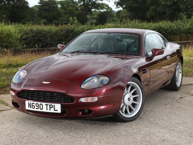 Image 1/17 de Aston Martin DB 7 (1996)