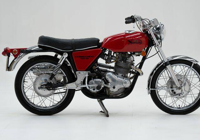 Norton Commando 750
