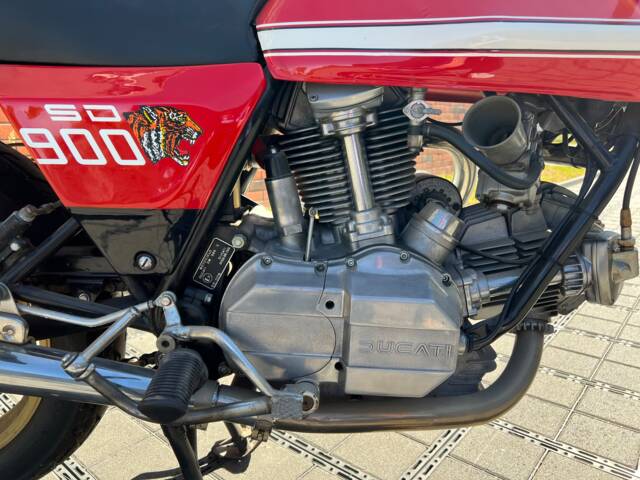 Ducati 900 SS