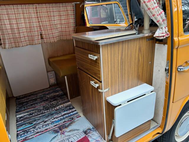 Volkswagen T2b Westfalia