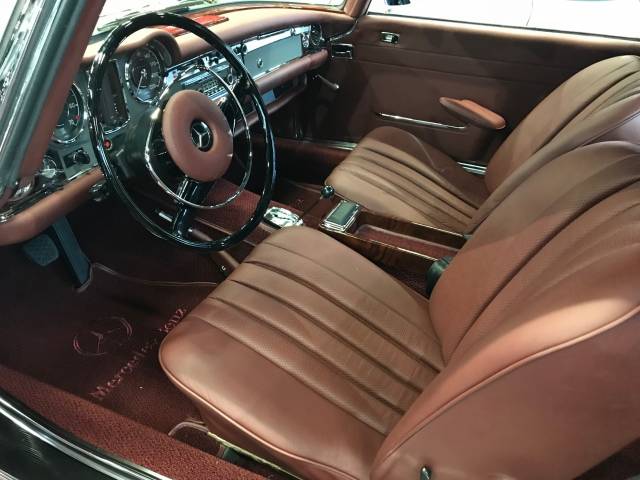 Mercedes-Benz 280 SL