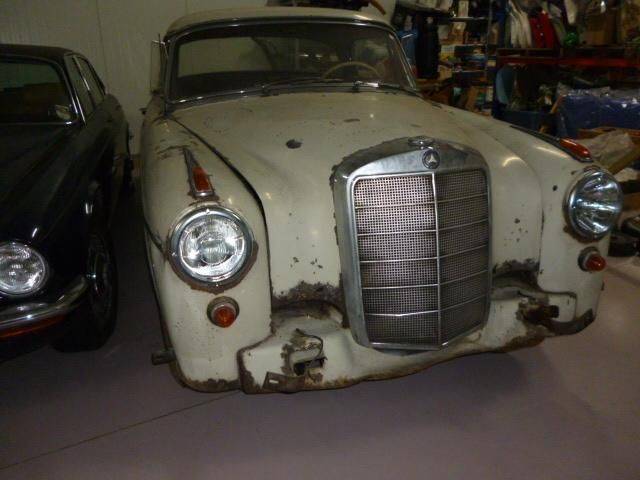 Mercedes-Benz 220 SE