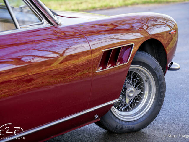 Ferrari 330 GT 2+2