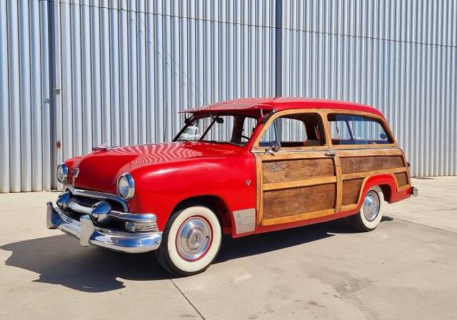 Ford Custom DeLuxe Country Squire