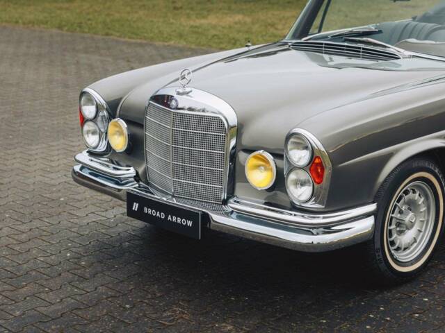 Mercedes-Benz 250 SE