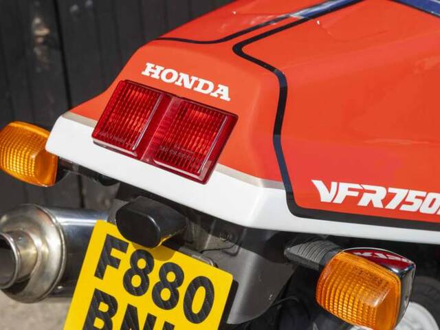 Honda VFR 750R RC 30