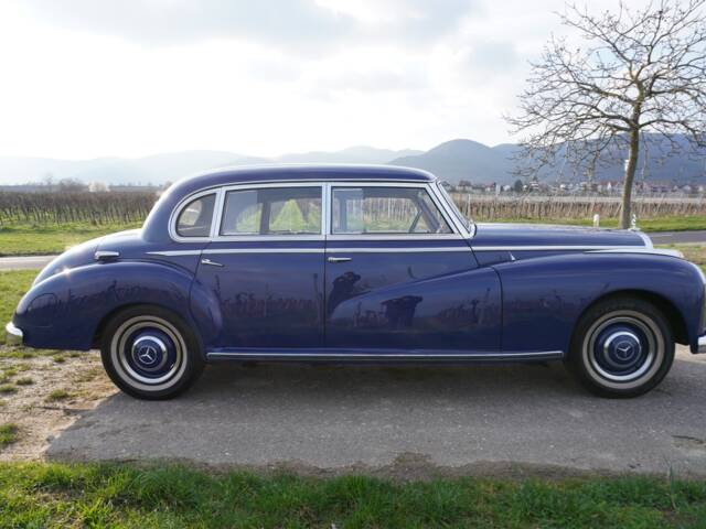 Mercedes-Benz 300