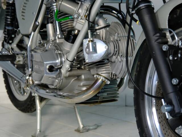 Ducati 900 SS