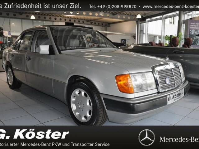 Imagen 1/14 de Mercedes-Benz 200 E (1990)