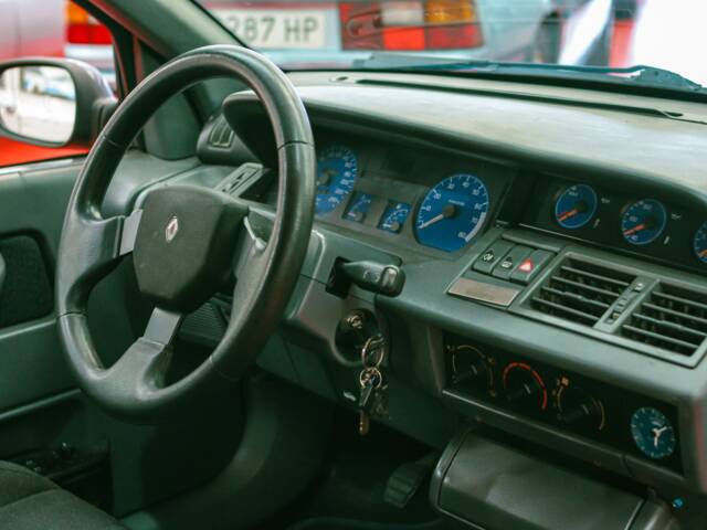 Renault Clio I 1.8 16V