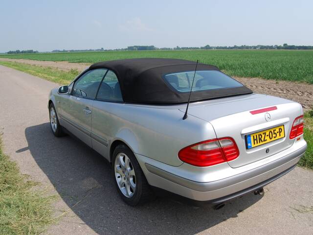 Mercedes-Benz CLK 200