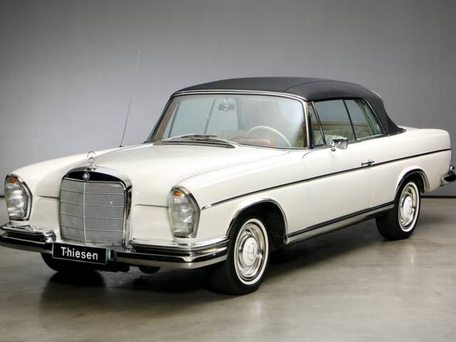 Mercedes-Benz 300 SE