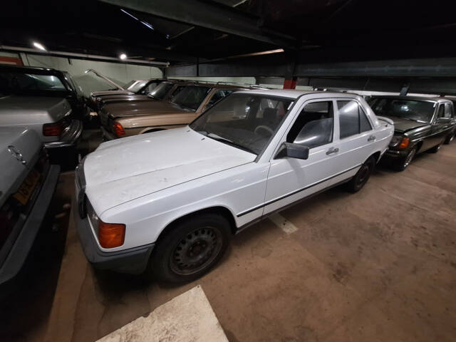 Bild 1/4 von Mercedes-Benz 190 D (1986)