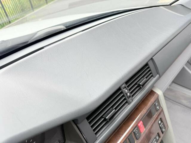 Mercedes-Benz E 320