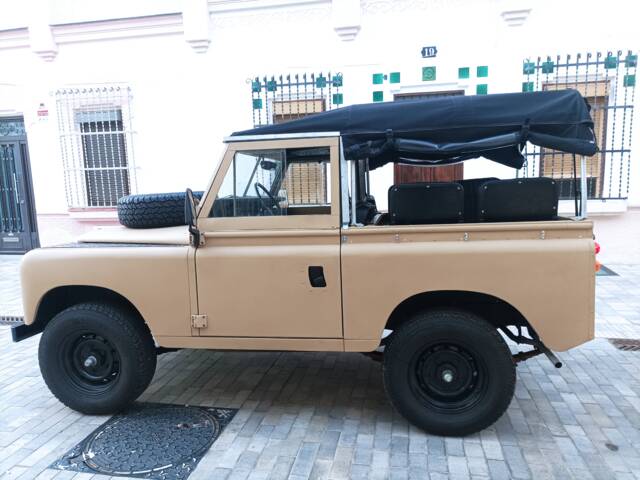 Bild 1/27 von Land Rover 88 (1978)