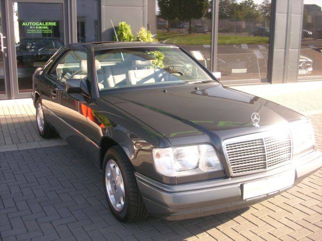 Mercedes-Benz E 320
