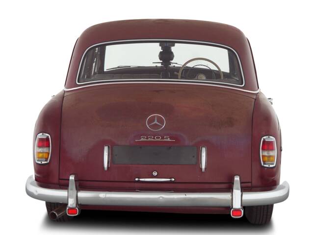 Mercedes-Benz 220 S