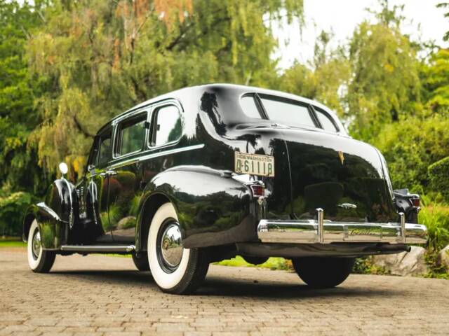 Cadillac 75 Fleetwood Imperial