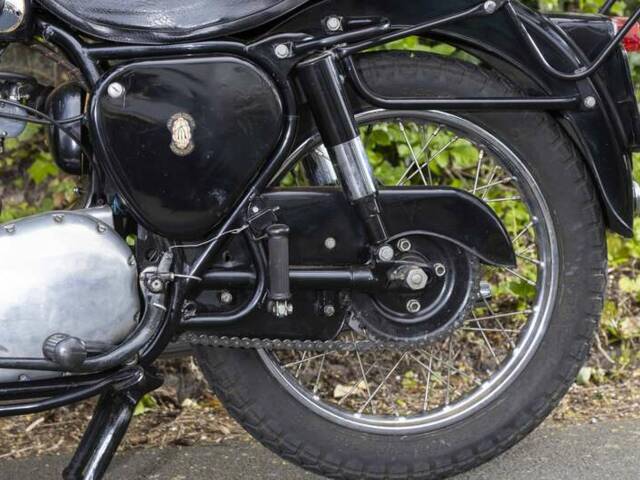BSA B 33
