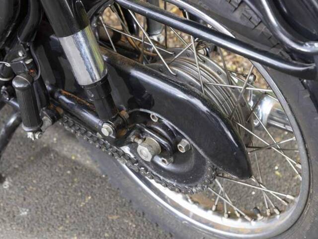 BSA B 33