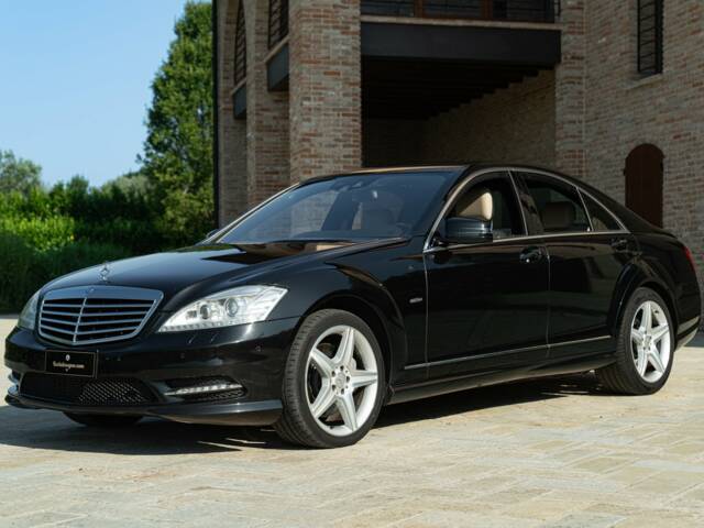 Bild 1/50 von Mercedes-Benz S 350 CDI BlueEFFICIENCY L (2011)