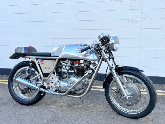 Afbeelding 1/10 van Triumph DUMMY (1972)