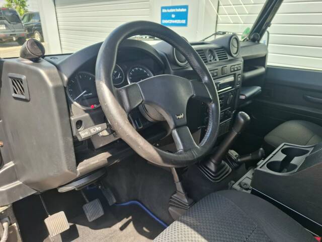 Land Rover Defender 110