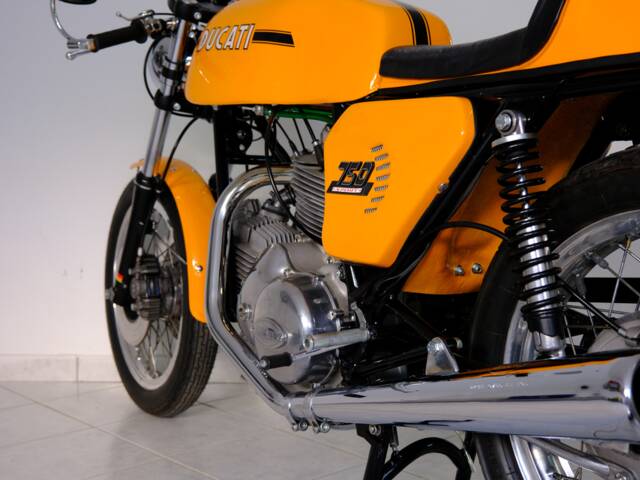 Ducati 750 Sport