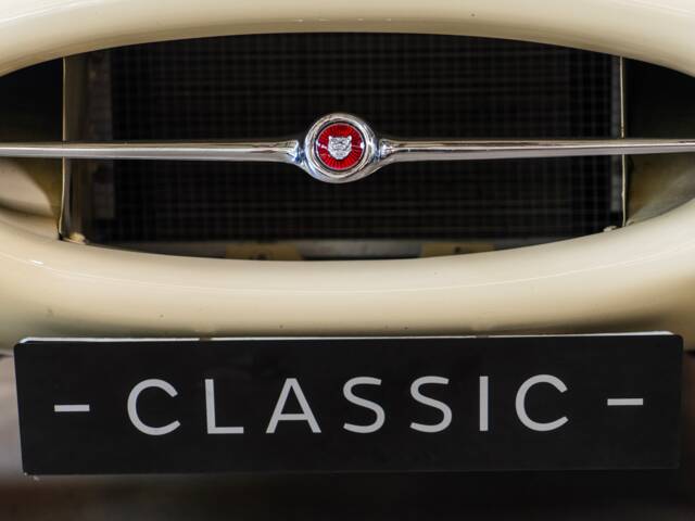 Jaguar E-Type 3.8