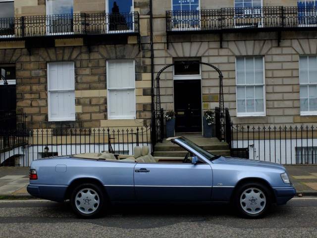 Mercedes-Benz 320 CE