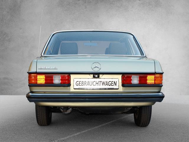 Mercedes-Benz 230 E