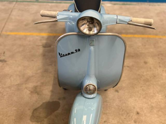 Piaggio Vespa 90