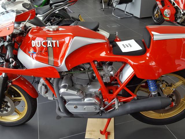 Imagen 1/27 de Ducati DUMMY (1982)