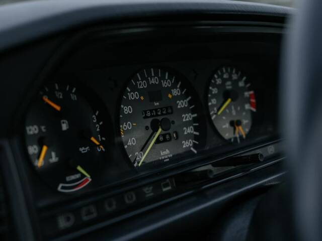 Mercedes-Benz 190 E 2.3-16