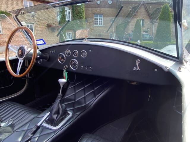 AC Cobra 427