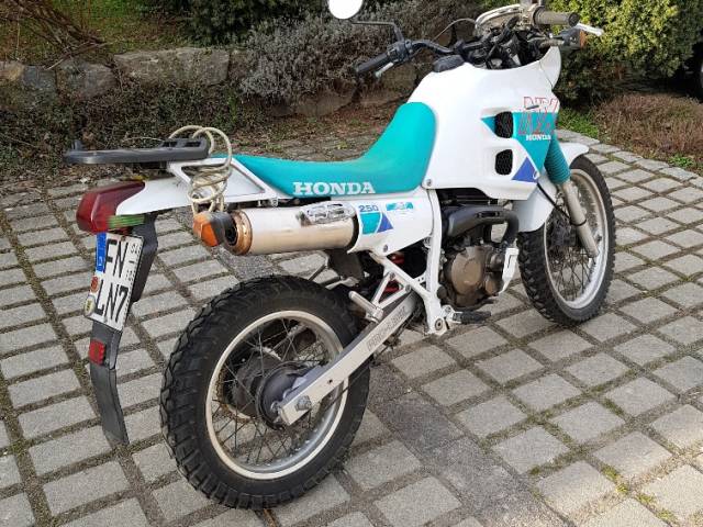 Image 1/9 of Honda DUMMY (1992)