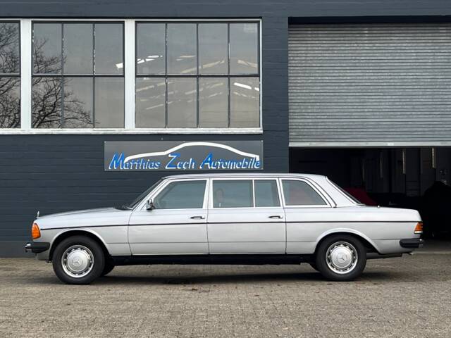 Afbeelding 1/51 van Mercedes-Benz 300 D lang (1985)