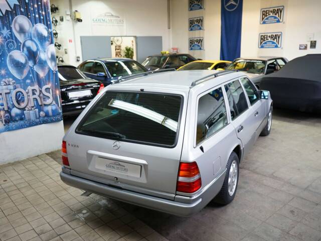Mercedes-Benz E 220 T
