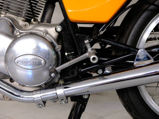 Ducati 750 Sport