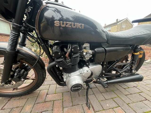 Suzuki GS 750