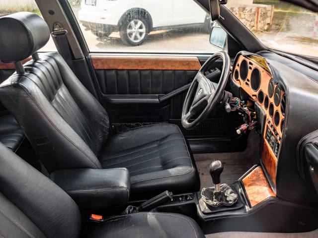 Lancia Thema 8.32
