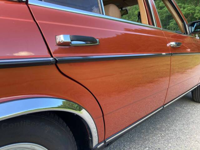 Mercedes-Benz 240 D