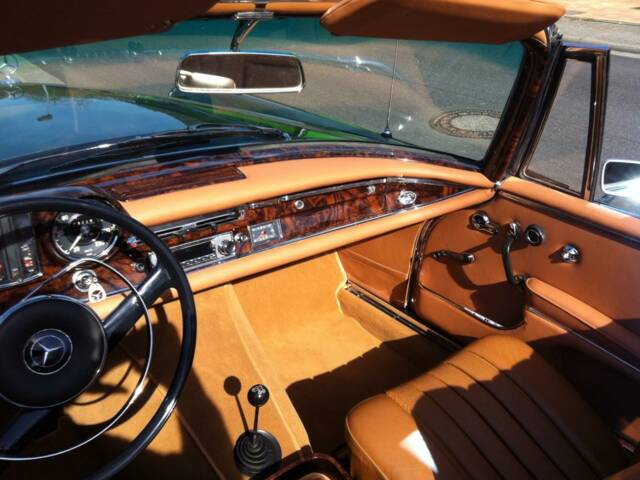 Mercedes-Benz 250 SE