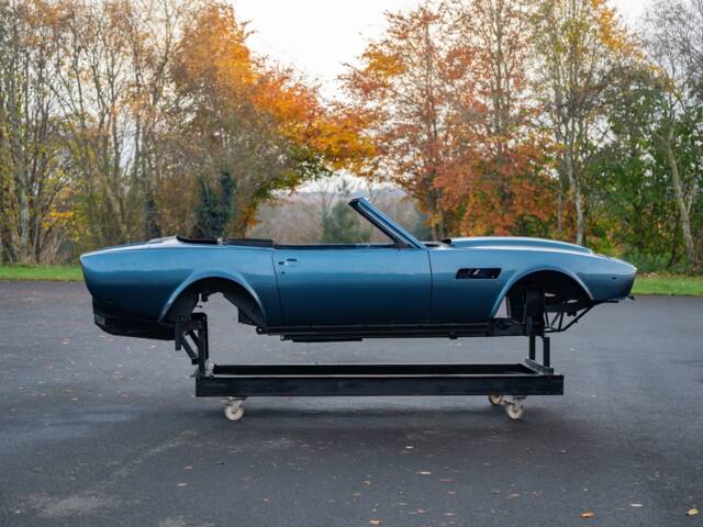 Aston Martin V8 Volante