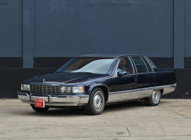 Image 1/7 of Cadillac Fleetwood Brougham (1993)