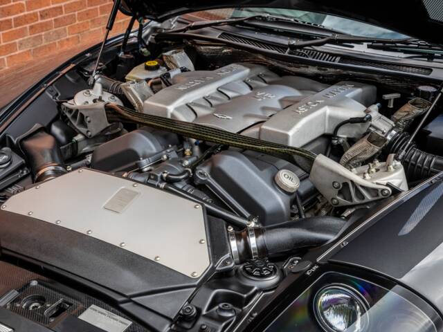 Aston Martin V12 Vanquish S