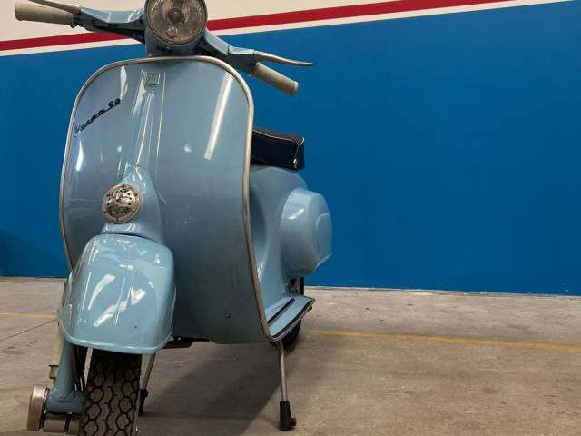 Piaggio Vespa 90