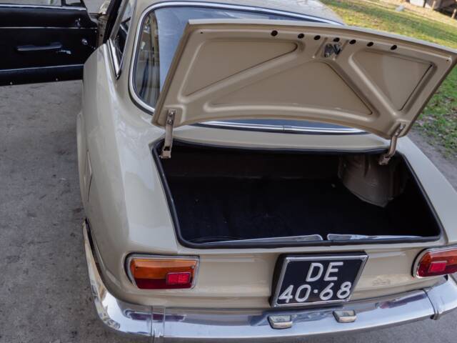 Alfa Romeo Giulia GT 1300 Junior